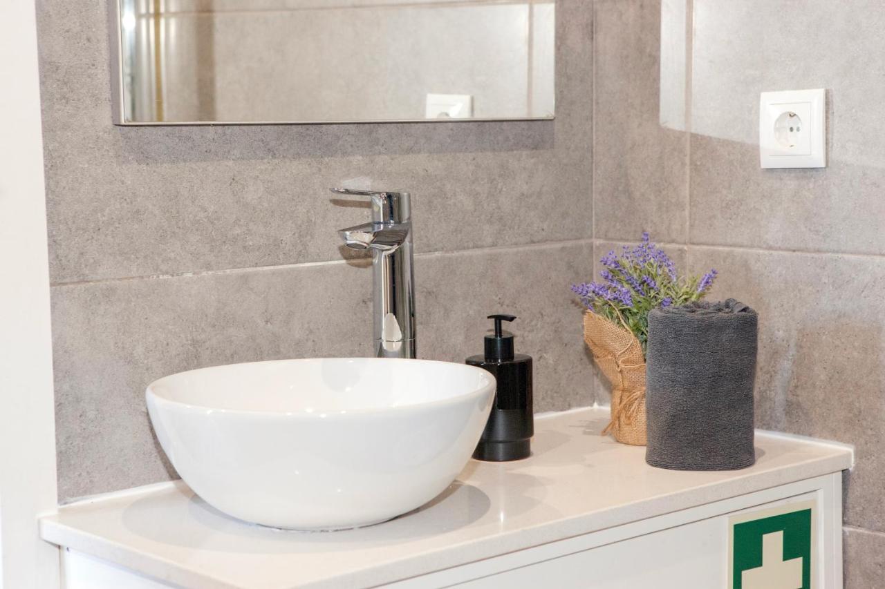 Host Wise - Amadeo Apartments Вила Нова ди Гая Екстериор снимка